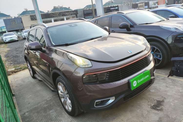 Used Lynk & Co 01 2017 2.0T Two-Wheel Drive Pro Edition Front Right 45 Deg