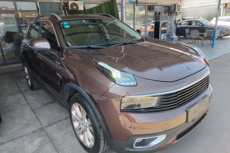 Used Lynk & Co 01 2017 2.0T Two-Wheel Drive Pro Edition Front Right 45 Deg