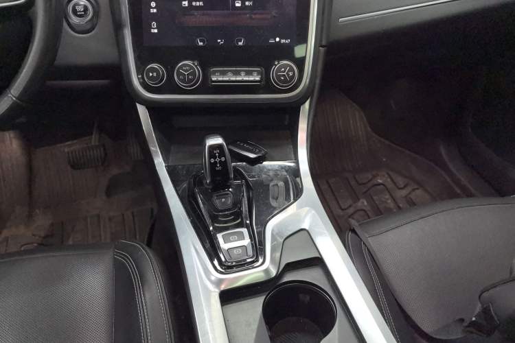 Used Lynk & Co 01 2017 2.0T Two-Wheel Drive Pro Edition Gear Lever