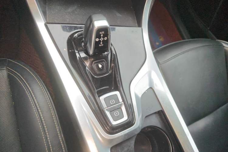 Used Lynk & Co 01 2017 2.0T Two-Wheel Drive Pro Edition Gear Lever