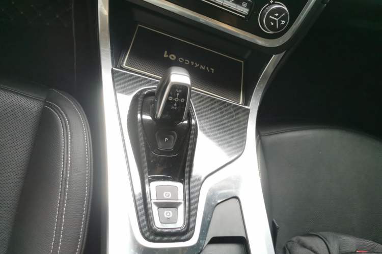 Used Lynk & Co 01 2017 2.0T Two-Wheel Drive Pro Edition Gear Lever