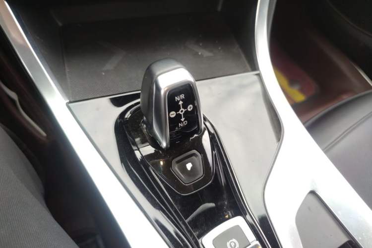 Used Lynk & Co 01 2017 2.0T Two-Wheel Drive Pro Edition Gear Lever