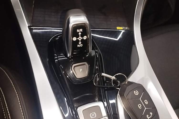Used Lynk & Co 01 2017 2.0T Two-Wheel Drive Pro Edition Gear Lever