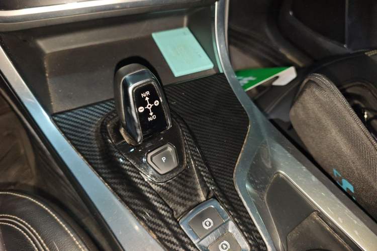 Used Lynk & Co 01 2017 2.0T Two-Wheel-Drive Version Gear Lever