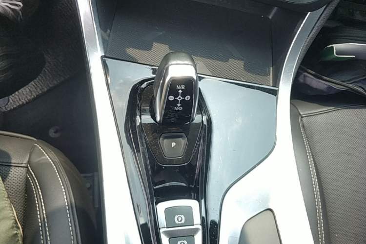 Used Lynk & Co 01 2017 2.0T Two-Wheel Drive Pro Edition Gear Lever