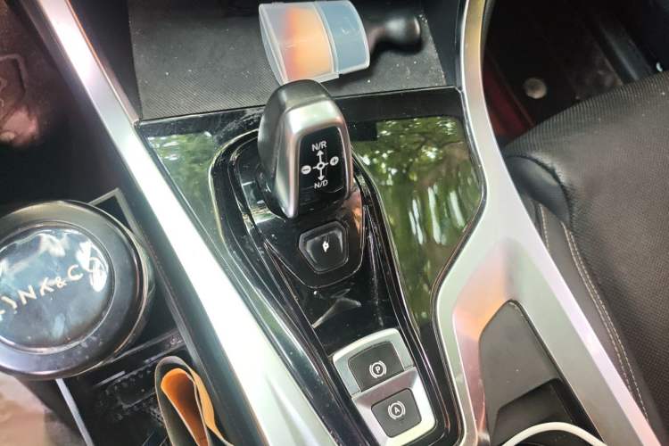 Used Lynk & Co 01 2017 2.0T Two-Wheel Drive Pro Edition Gear Lever