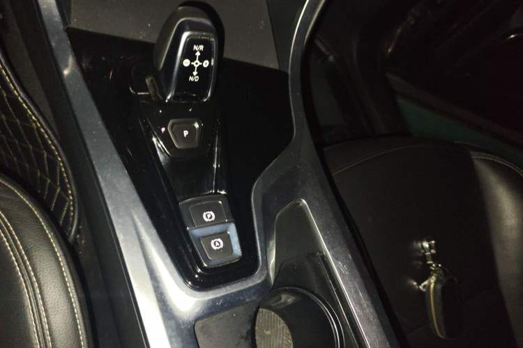 Used Lynk & Co 01 2017 2.0T Two-Wheel-Drive Version Gear Lever