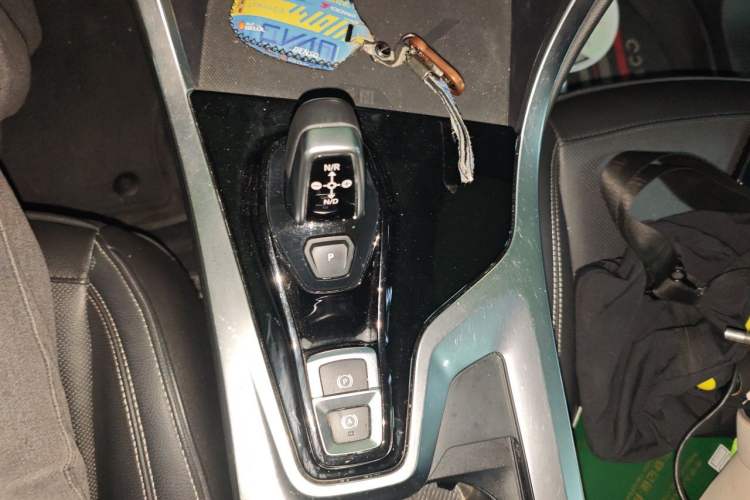 Used Lynk & Co 01 2017 2.0T Two-Wheel Drive Pro Edition Gear Lever