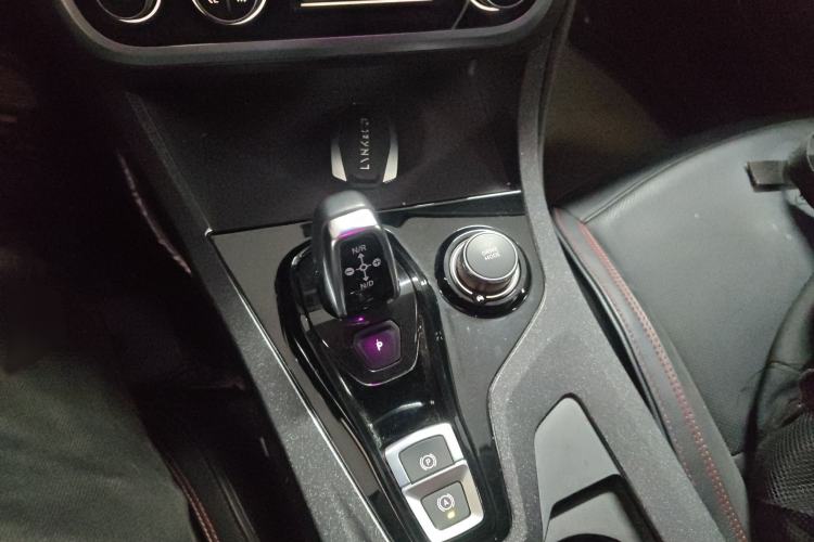 Used Lynk & Co 01 2017 2.0T Four-Wheel Drive Pro Edition Gear Lever