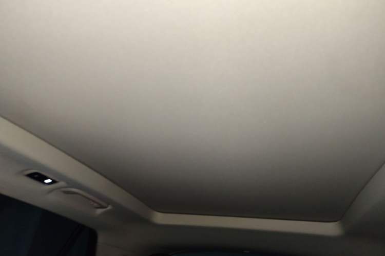 Used Lynk & Co 01 2017 2.0T Two-Wheel Drive Pro Edition Headliner