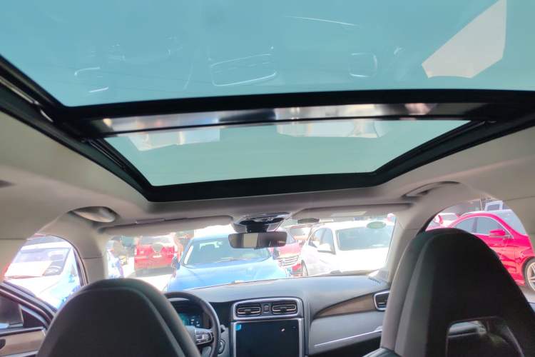 Used Lynk & Co 01 2017 2.0T Two-Wheel Drive Pro Edition Headliner