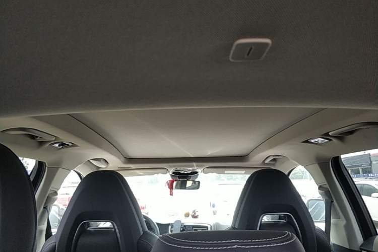 Used Lynk & Co 01 2017 2.0T Two-Wheel Drive Pro Edition Headliner