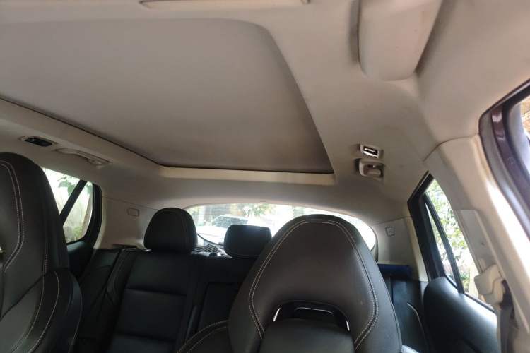 Used Lynk & Co 01 2017 2.0T Two-Wheel Drive Pro Edition Headliner