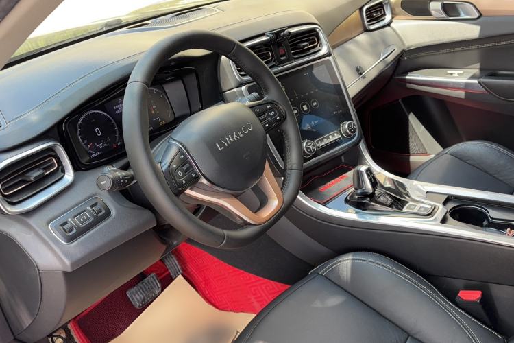 Used Lynk & Co 01 2017 2.0T Two-Wheel-Drive Version Interior 1