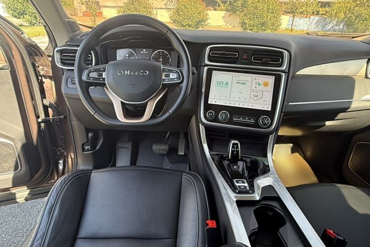 Used Lynk & Co 01 2017 2.0T Two-Wheel Drive Pro Edition Interior 2