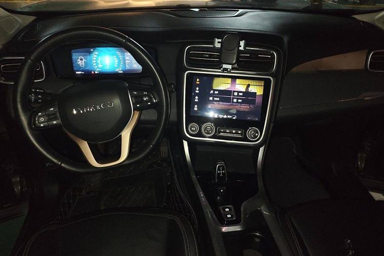 Used Lynk & Co 01 2017 2.0T Two-Wheel-Drive Version Interior 2