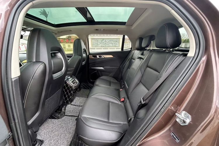 Used Lynk & Co 01 2017 2.0T Two-Wheel Drive Pro Edition Interior 3