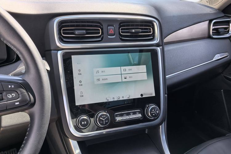 Used Lynk & Co 01 2017 2.0T Two-Wheel-Drive Version Interior 3