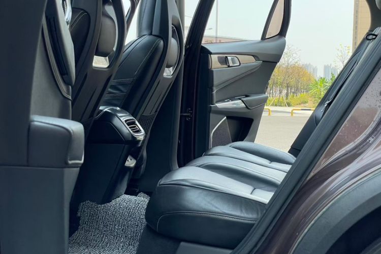 Used Lynk & Co 01 2017 2.0T Two-Wheel-Drive Version Interior 3