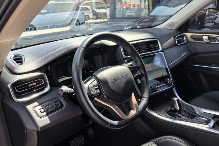 Used Lynk & Co 01 2017 2.0T Two-Wheel-Drive Version Interior 5