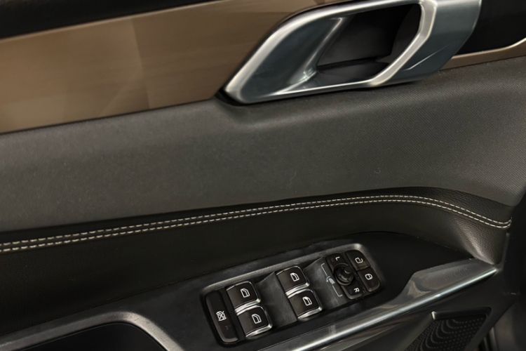Used Lynk & Co 01 2017 2.0T Two-Wheel Drive Pro Edition Interior 5