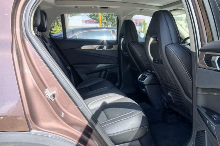 Used Lynk & Co 01 2017 2.0T Two-Wheel-Drive Version Interior 7