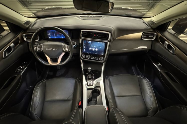 Used Lynk & Co 01 2017 2.0T Two-Wheel Drive Pro Edition Interior 8