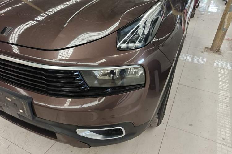 Used Lynk & Co 01 2017 2.0T Two-Wheel-Drive Version Left Front Headlight