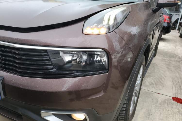 Used Lynk & Co 01 2017 2.0T Two-Wheel-Drive Version Left Front Headlight