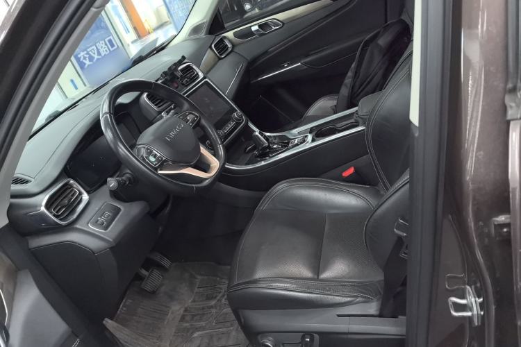 Used Lynk & Co 01 2017 2.0T Two-Wheel Drive Pro Edition Left Front Seat