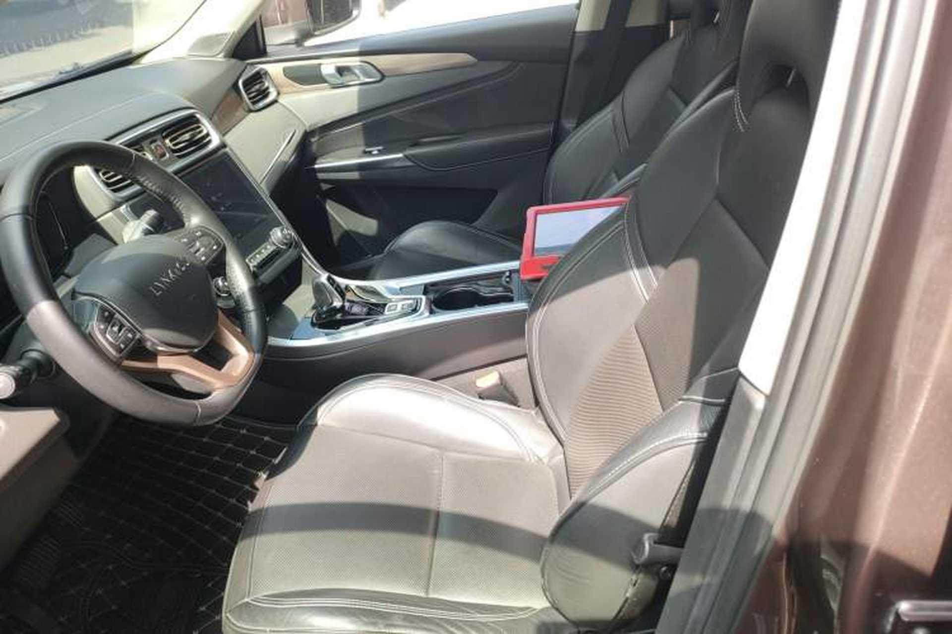Used Lynk & Co 01 2017 2.0T Two-Wheel Drive Pro Edition Left Front Seat