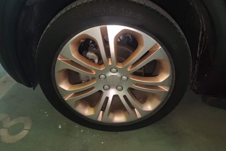 Used Lynk & Co 01 2017 2.0T Two-Wheel Drive Pro Edition Left Front Wheel Hub