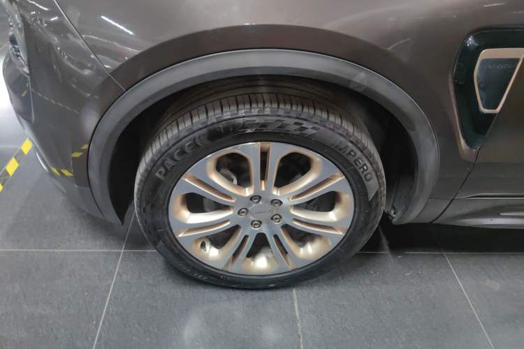 Used Lynk & Co 01 2017 2.0T Two-Wheel Drive Pro Edition Left Front Wheel Hub
