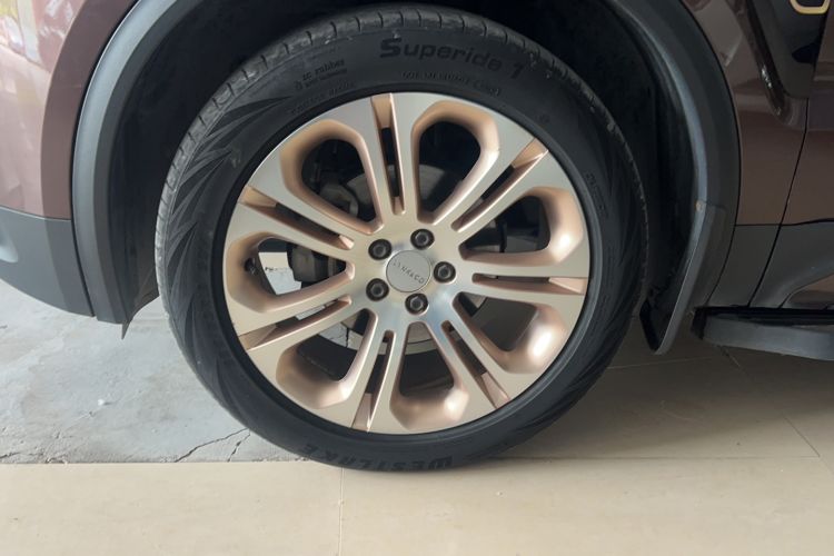 Used Lynk & Co 01 2017 2.0T Two-Wheel Drive Pro Edition Left Front Wheel Hub
