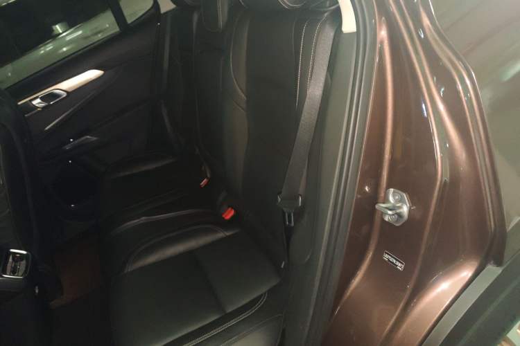 Used Lynk & Co 01 2017 2.0T Two-Wheel Drive Pro Edition Left Rear Seat