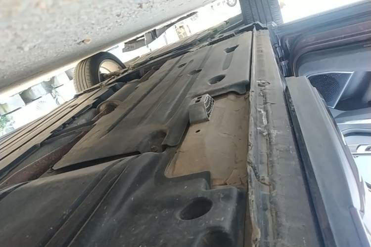 Used Lynk & Co 01 2017 2.0T Two-Wheel Drive Pro Edition Left Side Sill