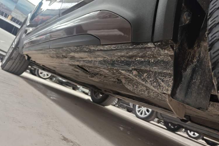 Used Lynk & Co 01 2017 2.0T Two-Wheel-Drive Version Left Side Sill