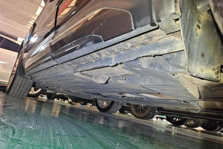 Used Lynk & Co 01 2017 2.0T Two-Wheel Drive Pro Edition Left Side Sill