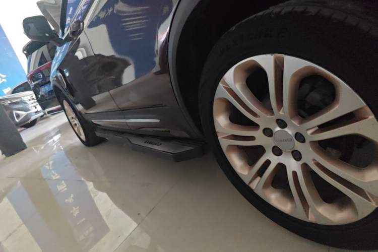 Used Lynk & Co 01 2017 2.0T Two-Wheel Drive Pro Edition Left Side Sill