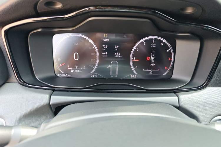 Used Lynk & Co 01 2017 2.0T Two-Wheel Drive Pro Edition Odometer Close Up