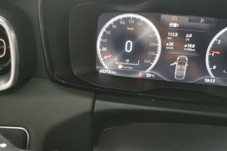 Used Lynk & Co 01 2017 2.0T Two-Wheel Drive Pro Edition Odometer Close Up