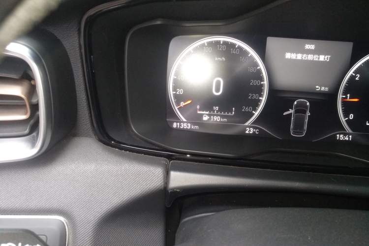 Used Lynk & Co 01 2017 2.0T Two-Wheel Drive Pro Edition Odometer Close Up