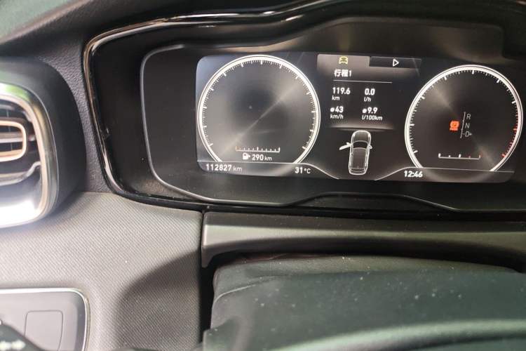 Used Lynk & Co 01 2017 2.0T Two-Wheel Drive Pro Edition Odometer Close Up
