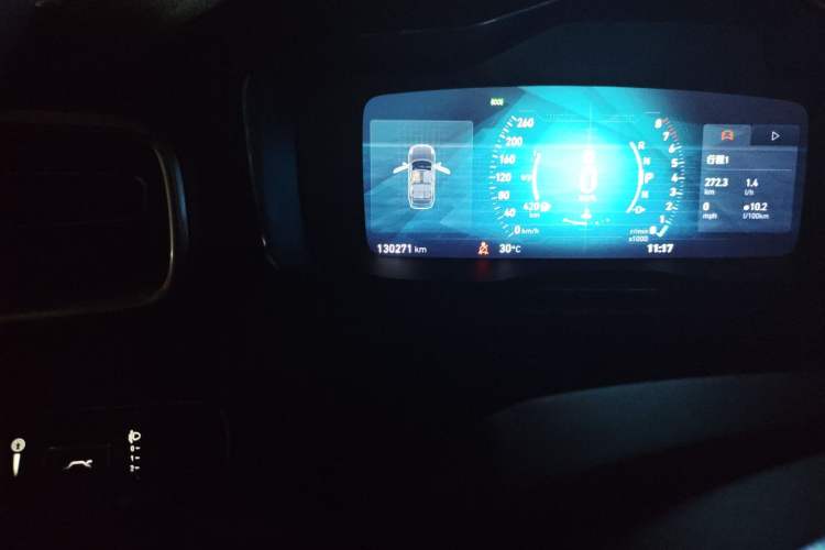 Used Lynk & Co 01 2017 2.0T Two-Wheel-Drive Version Odometer Close Up