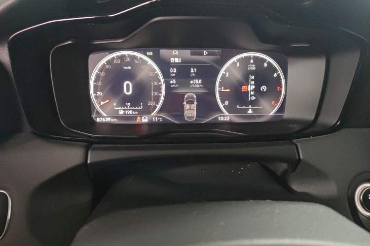Used Lynk & Co 01 2017 2.0T Four-Wheel Drive Pro Edition Odometer Close Up