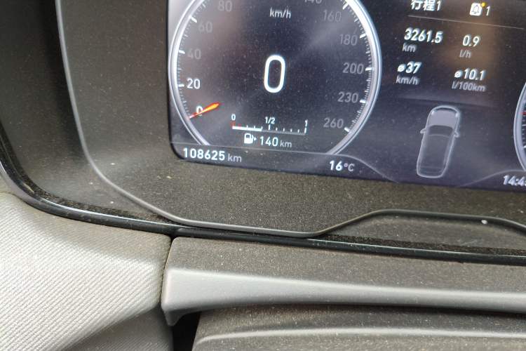 Used Lynk & Co 01 2017 2.0T Two-Wheel Drive Pro Edition Odometer Close Up