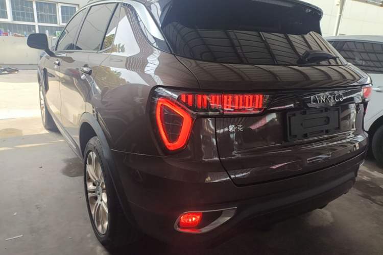 Used Lynk & Co 01 2017 2.0T Two-Wheel Drive Pro Edition Rear Left 45 Deg