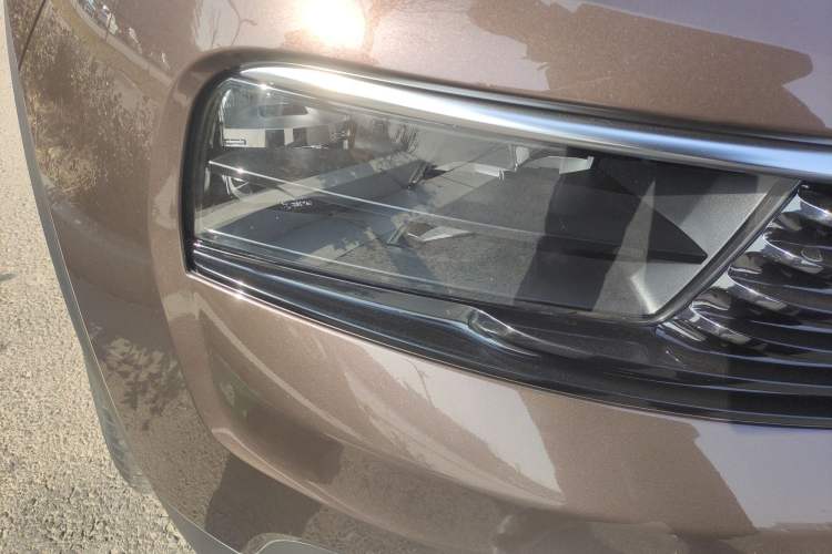 Used Lynk & Co 01 2017 2.0T Two-Wheel Drive Pro Edition Right Front Headlight