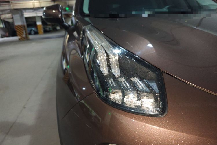 Used Lynk & Co 01 2017 2.0T Two-Wheel-Drive Version Right Front Headlight