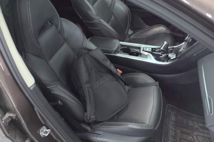 Used Lynk & Co 01 2017 2.0T Two-Wheel Drive Pro Edition Right Front Seat